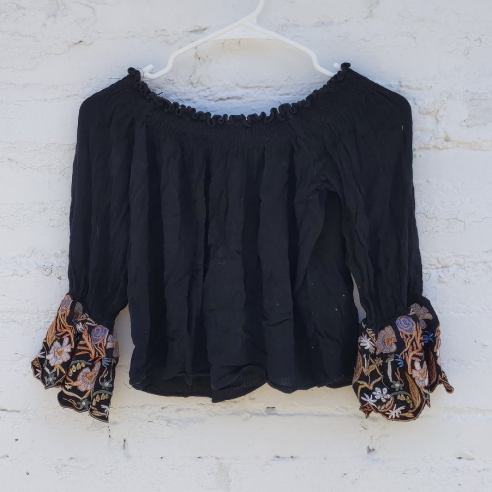 Mid-Sleeve Crop Top